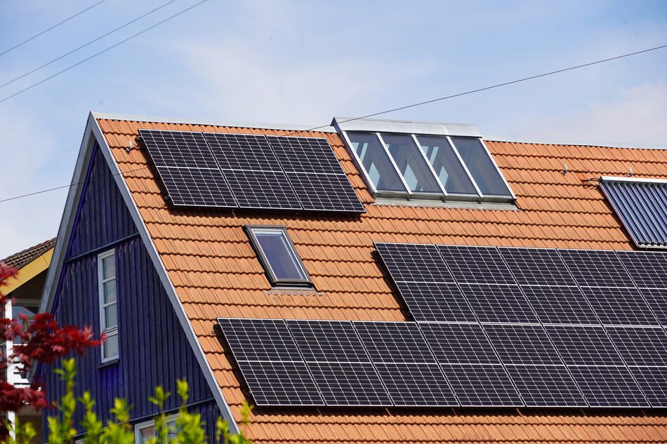 Paneles solares en el tejado